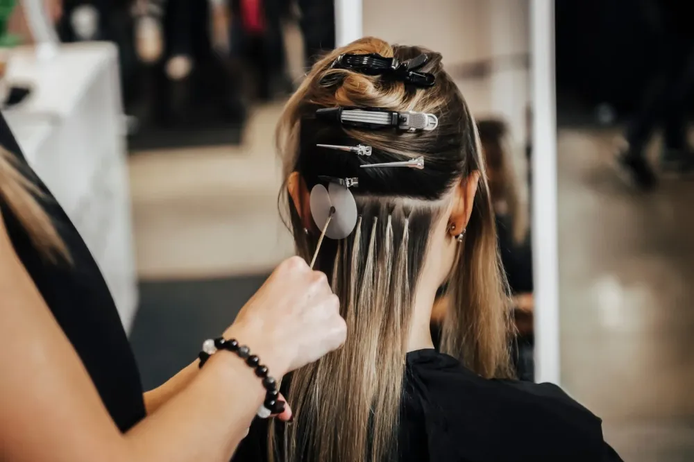 pose d'extensions de cheveux